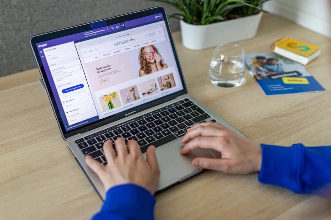 Design Your Shopify Store: Expert Hiring Tips